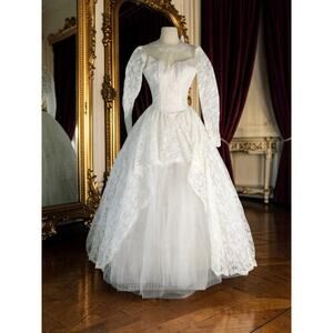 Vintage 1950s Lace Wedding Gown Classic Full Skirt Retro Romantic